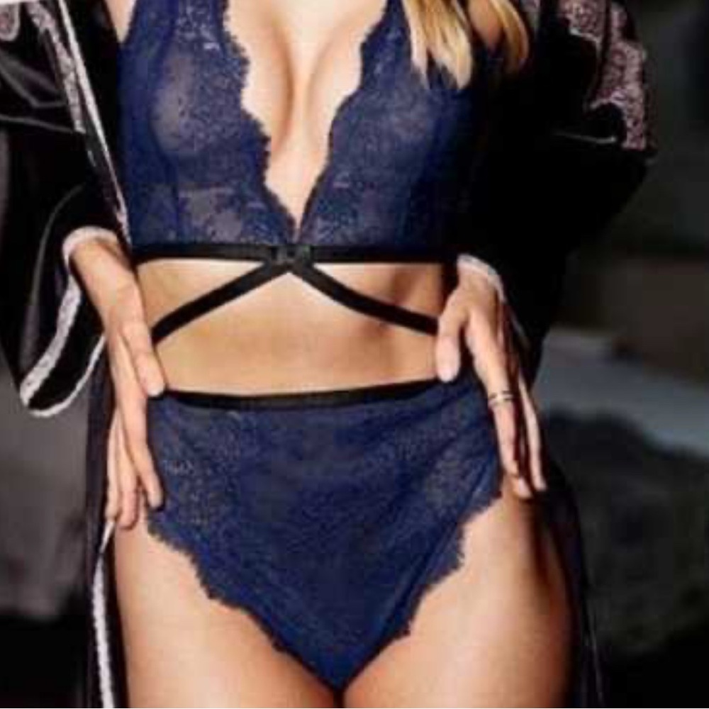 Victoria’s Secret Elegant Lace Navy Blue & Black Teddy Lingerie